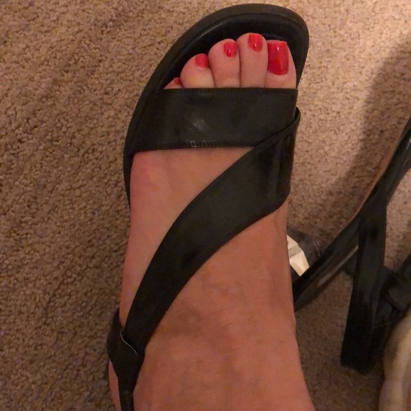 Marc Jacob patent black shoes with beautiful heels - Picture 5 of 7